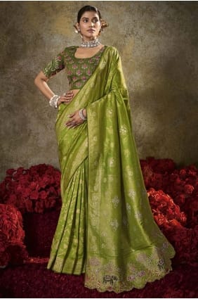 Sari en soie vert perroquet orné de broderies SR29506
