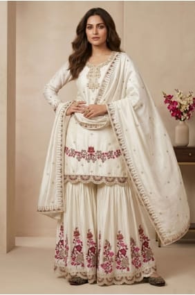 Salwar Kameez en soie blanc cassé avec broderies SS1381