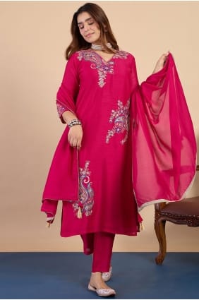 Salwar Kameez en soie brodée couleur Rani SK159126