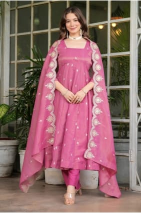 Salwar Kameez brodé en soie rose SK155719