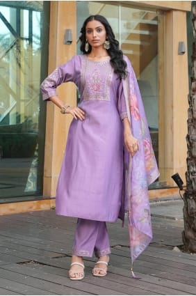Salwar Kameez en soie violette avec broderies SK155970