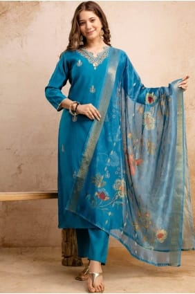 Ensemble salwar kameez en soie bleu ciel brodé, idéal pour l'Aïd. SK155994