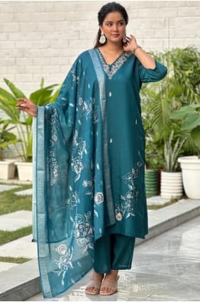 Salwar Kameez en soie turquoise brodée avec dupatta SK156077