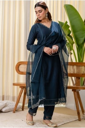 Salwar Kameez bleu sarcelle en soie brodée SK15758