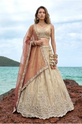 Lehenga Choli couleur crème brodée LC9220