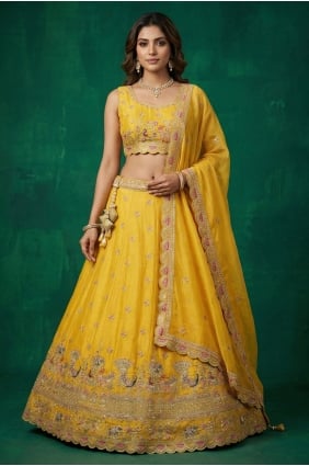 Lehenga Choli jaune en tissu brodé LC9190