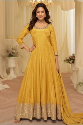 Ensemble Anarkali en velours jaune brodé avec dupatta AS4340