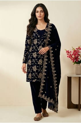 Salwar Kameez noir en velours avec broderies SK159173