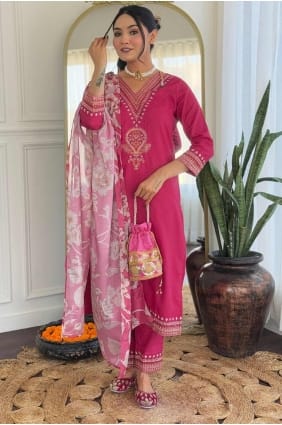 salwar kameez en viscose avec broderies roses SK155364