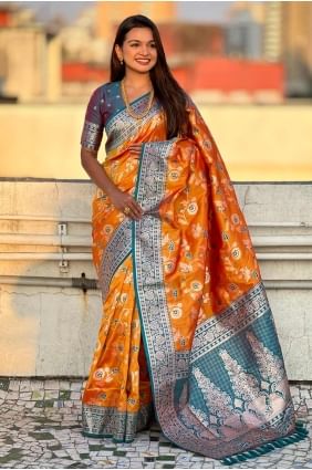 tissage d'un sari orange en soie de Banarasi avec chemisier SR28353