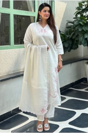 Salwar Kameez blanc en soie brodée avec dupatta SK15756