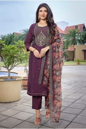 Salwar Kameez brodé en viscose bordeaux SK15786