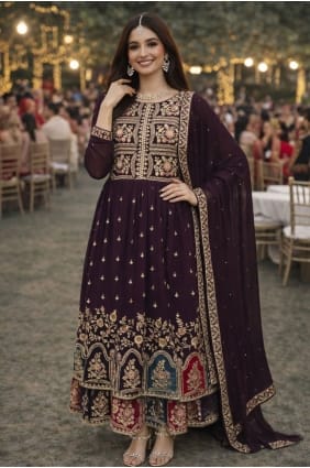 Ensemble Lehenga en Georgette brodée couleur bordeaux avec Dupatta LS092