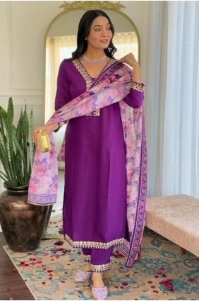 Vin Salwar Kameez en viscose brodée SK155169