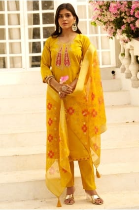 Salwar Kameez en soie brodée jaune SK156084