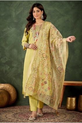 Salwar Kameez en soie avec broderies jaunes SK155693
