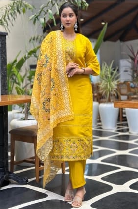 Salwar Kameez en soie brodée jaune SK156076
