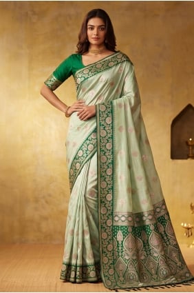 Sari tissé en soie pistache avec du zari SR30331